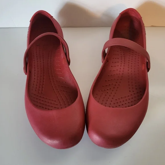 The Crocs Women's Alice Mary Jane Ballet Flats Shoes in red size 8 are a stylish - Picture 1 of 6
